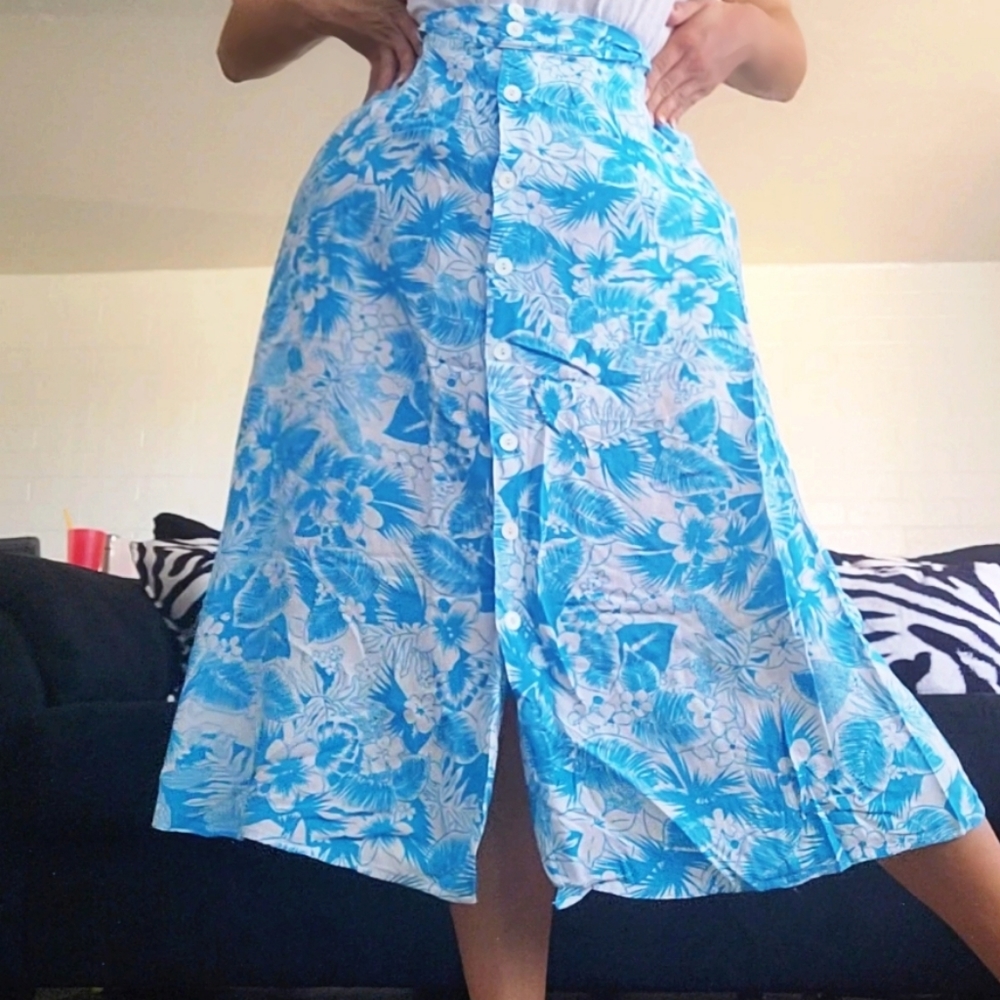 Plus size vintage Hawaiian Hibiscus print skirt